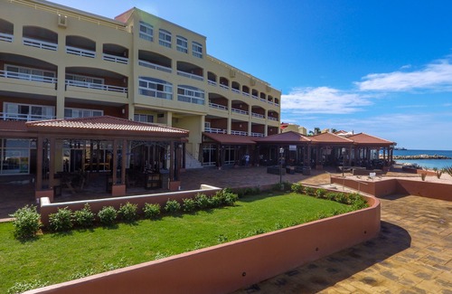 Pelican Key Hotel | Simpson Bay Resort, Marina & Spa