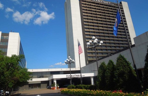 Bloomington Hotel | DoubleTree by Hilton Bloomington Minneapolis South