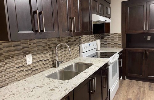 Springbank House | New Guest Suit with Full Bath and Modern Kitchen on Estate Acreage