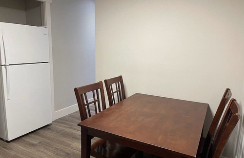Springbank House | New Guest Suit with Full Bath and Modern Kitchen on Estate Acreage