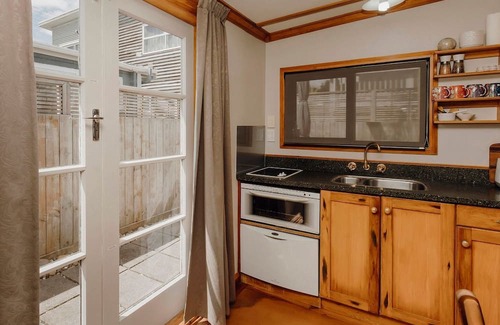 Urenui House | Sea Esta Urenui Motor Camp