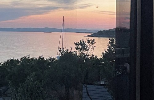 Murter House | NEW! Ecological luxury vacation by the sea. Fantastic location Murter. Sea view.