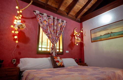 Moorea-Maiao Villa | Artist Villa with swimming pool