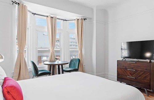 Lower Nob Hill Apartment | La Monarca Hotel B Unit 401