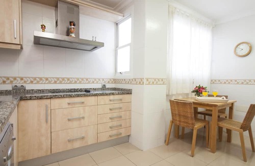 La Malagueta Apartment | Apartment Málaga, 4 bedrooms, 7 persons