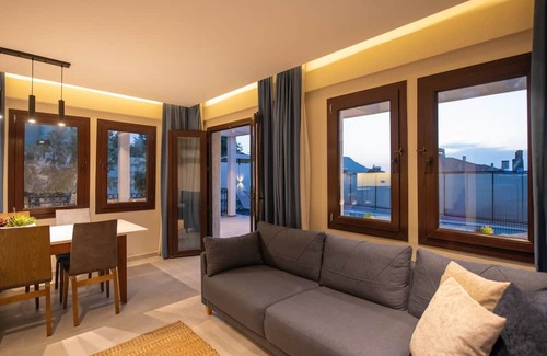 Hisaronu Villa | PRİVATE VİLLA WİTH POOL,GARDEN AND JACUZZİ