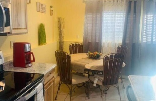 Southeast Colorado Springs Apartment | Luxury 2 bedroom rental place with a fireplace