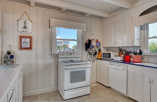 Murrells Inlet House | Love's A Beach - 5 Bedroom. 4 Bathroom, Oceanfront Dog Friendly Home