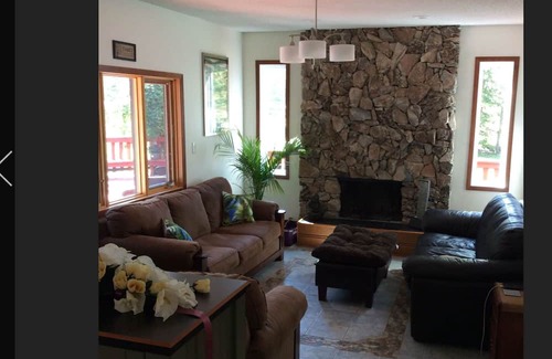 Redwood Meadows House | Entire House Redwood Golf & Winter Retreat Resort