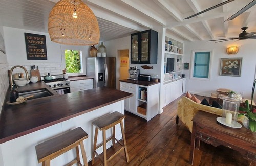 Wesley Will House | Spectacular clifftop house with hot tub next to sandy beach, stunning sea views