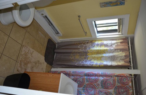 Breakwater Village Cottage | Breakwater Village - Short walk to private association beach and restaurants!!