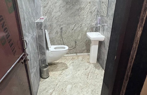 Jalaun Hotel | Hotel Jyoti Palace