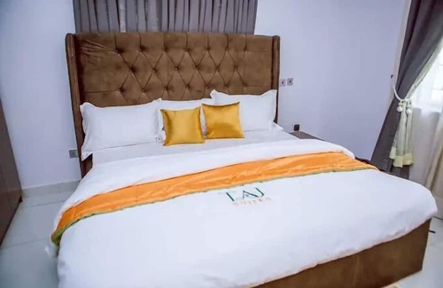 Ado Ekiti Hotel | TAJ SUITES