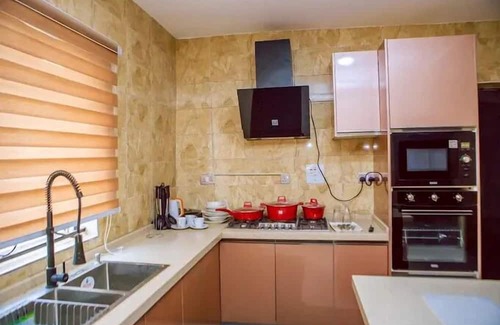 Ado Ekiti Hotel | TAJ SUITES