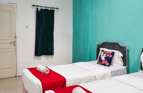 Sedati House | TwoSpaces Living at Nabila Semampir Homestay