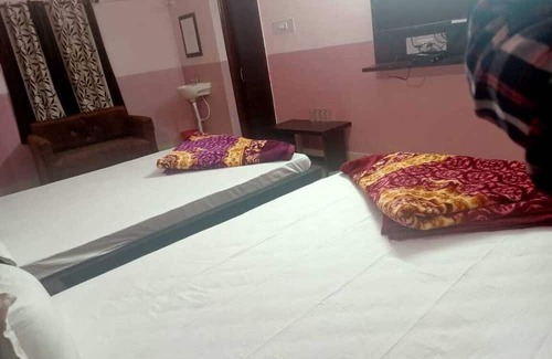 Deoghar Hotel | New Yatrik Hotel