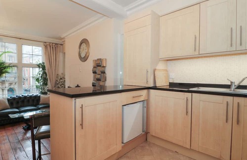 Bristol City Centre Cottage | 2 OLD CITY CHAMBERS, pet friendly in Bristol