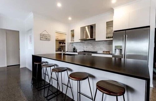 Ninderry House | Skybolt Escape - Heated Pool, Pet on app