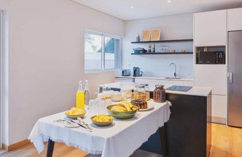 Esmoriz House | BeSunny Slowness n' Outdoors - Red Squirrel, Double Room with Private Garden