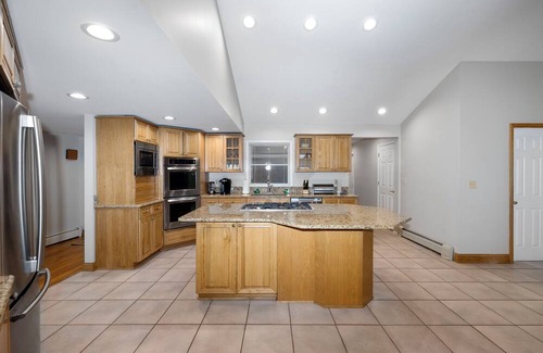 Town of Ramapo House | Spacious w/ Huge Yard, Pool, Fire Pit & Billiards