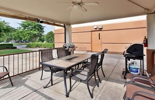 Fossil Creek House | Ideal for Nature Lovers! 2 Pet-friendly Units, Near Fort Worth Botanic Garden!