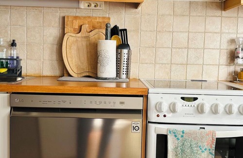 Oulu Condo | Entire Cozy 2-bedroom house in Oulu with parking, Sauna, patio, narture.