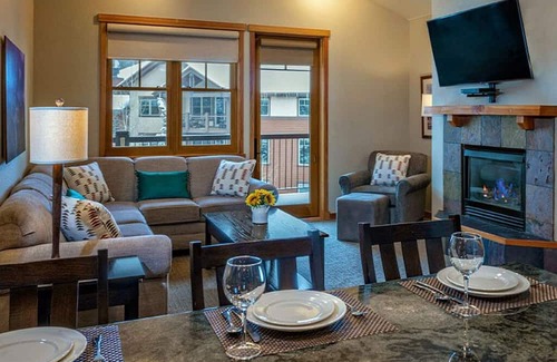 Four O'Clock Resort | Super Bowl weekend Ski-in/Ski-out 1 Bedroom 5 Star Grand Timber Breckenridge