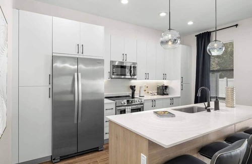 Pinecrest West Park House | Spacious New-Build 3Br Home Near Downtown Tampa