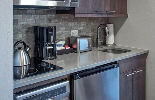 Peak 8 Condo | Grand Colorado on Peak 8 Suite Ski In -Ski Out Slope Side Resort
