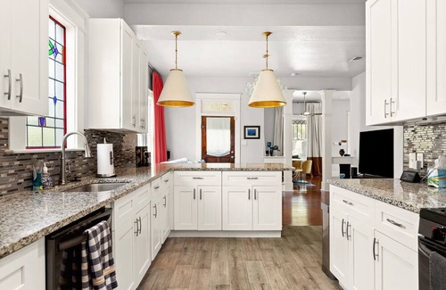 Southside House | Stylish Historic Home Centrally Located