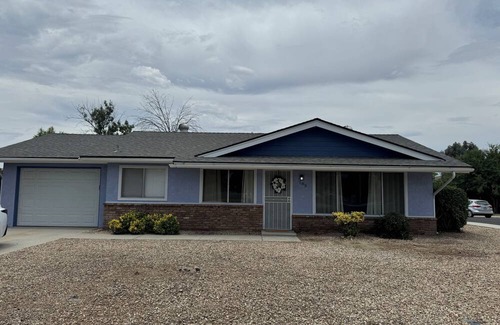 East Hemet House | Cozy 2-bedroom house in charming Hemet