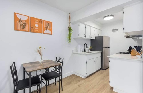 Los Olivos Apartment | Welcome to our Art’s District studio