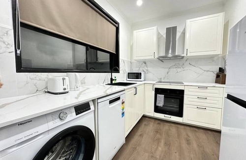 East Brisbane House | KozyGuru | East Brisbane | 3 Bedroom 2 Bathroom