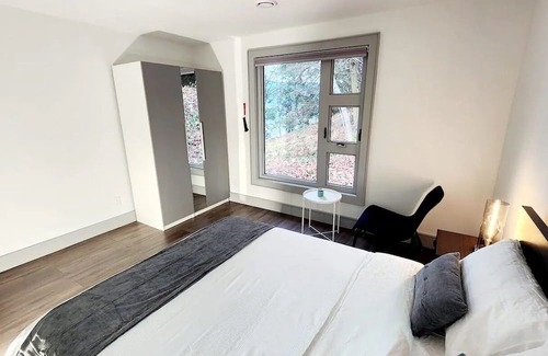 Cowichan Bay House | Cozy and Spacious 3 Bedroom House on Historic Marina