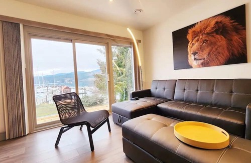 Cowichan Bay House | Cozy and Spacious 3 Bedroom House on Historic Marina