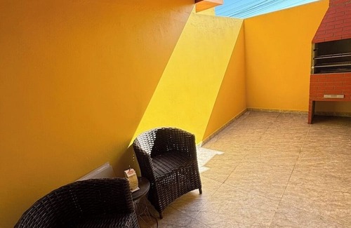 Santa Terezinha House | Sobrado Aconchegante Próximo da Praia