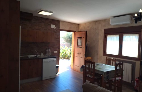 Codo Apartment | Studio Apartment 'Estudio Zafranales' with Sea View, Wi-Fi and Air Conditioning