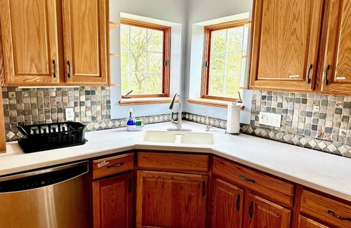 Hudson House | Spacious 6-bedroom house in charming Hudson
