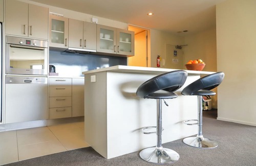 Ferry Landing Apartment | Hosts on the Coast Esplanade Harbour Vista apt 117