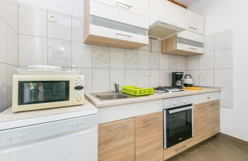 Skatari House | Olga - Pula · Holiday home Olga with Pool & Pet friendly