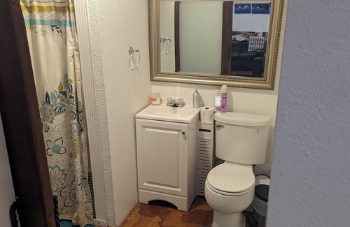 Crooked River Ranch House | Affordable pet friendly retreat 15 minutes from smith rock.