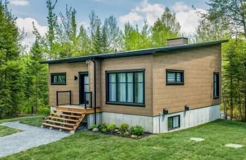 Beaulac-Garthby House | Au Bord du Lac Aylmer- Spa- 10 personnes