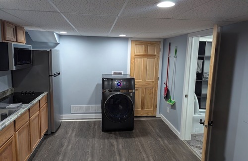 Kearney House | Cozy 1-bedroom Basement Apartment in Kearney walking distance to downtown!