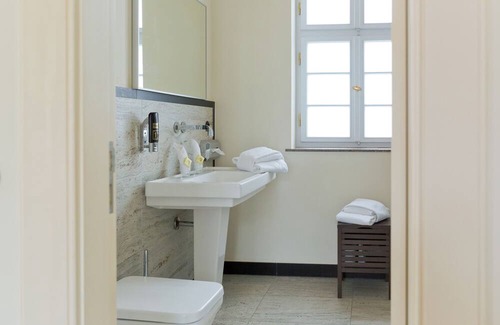 Neu Fahrland Apartment | Stilvolle Ferienwohnung im Landhaus am Jungfernsee mit Seezugang