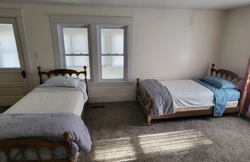 Owosso Apartment | Family friendly comfortable upstairs apartment