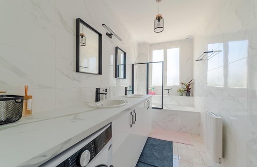 Creil Apartment | Cosy Modern Apartment
