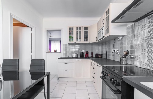Creil Apartment | Cosy Modern Apartment