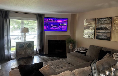 Houston Condo | Spacious Townhome Condominium