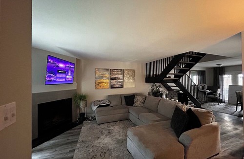 Houston Condo | Spacious Townhome Condominium