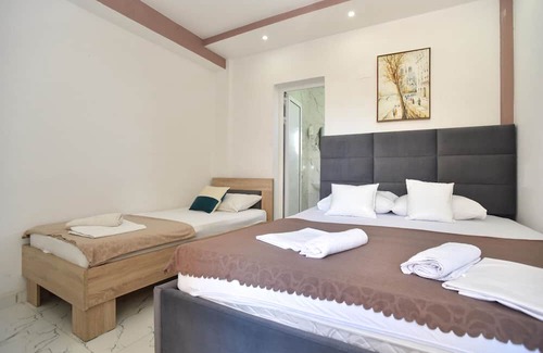Gjerana Apartment | Studio Room w Balcony 6 min to Beach in Ulcinj